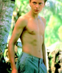 shirtless boys 5c52ac36d44ca.jpg