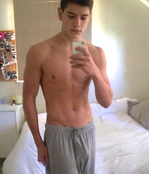 shirtless boys 5c52afd9e07da.jpg