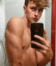 shirtless boys 5c52cc2591174.jpg