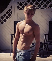 shirtless boys 5c52cc5965b3f.jpg