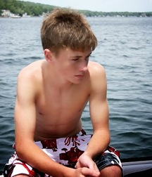 shirtless boys 5c52cc77c31cb.jpg