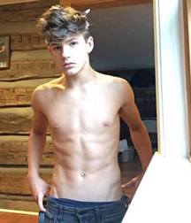 shirtless boys 5c52ccd2b78ce.jpg