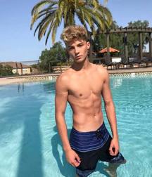 shirtless boys 5c52cce49b9f7.jpg