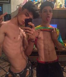 shirtless boys 5c5469332536b.jpg