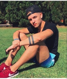Boys 5c546e26bad8a.jpg