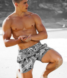 shirtless boys 5c556d53bbc92.jpg