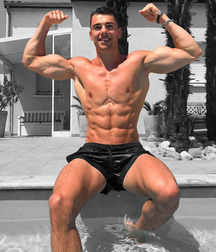 shirtless boys 5c556dd216c06.jpg