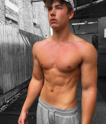 shirtless boys 5c556de929ea2.jpg