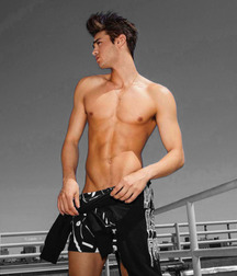 shirtless boys 5c556e3ca4ee1.jpg
