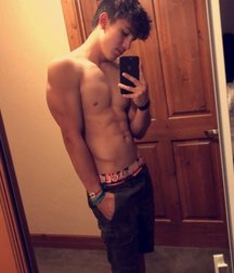 shirtless boys 5c56ae80b1985.jpg