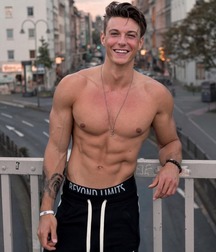 shirtless boys 5c56af3316a2b.jpg