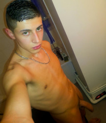 boys nude 5c56b7cf4e1da.jpg