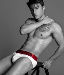 shirtless boys 5c5723a32ab28.jpg