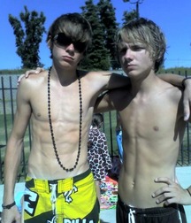 shirtless boys 5c572425ad8f3.jpg
