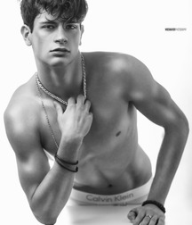 shirtless boys 5c59e50873f68.jpg