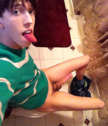 shirtless boys 5c5c007868720.jpg