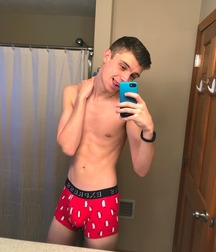 shirtless boys 5c5c03524316d.jpg