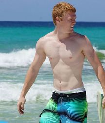 shirtless boys 5c5c04b98f7a5.jpg