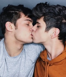 Boys 5c5da966c191d.jpg