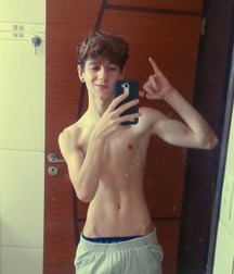 shirtless boys 5c5db73353d76.jpg