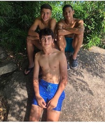 shirtless boys 5c5db8436812a.jpg