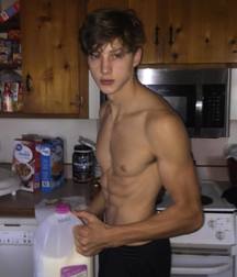 shirtless boys 5c5ec850d686e.jpg
