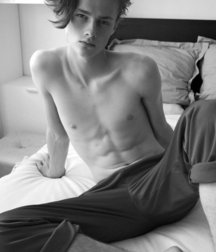 shirtless boys 5c5fdf4d75b11.jpg