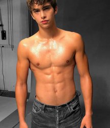 shirtless boys 5c5fe1b93d91d.jpg