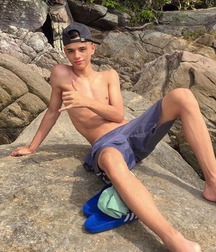 shirtless boys 5c6191222927b.jpg