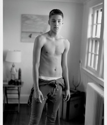 shirtless boys 5c6437b74dc0d.jpg