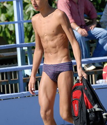 shirtless boys 5c643af5aca11.jpg