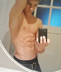shirtless boys 5c67d2b9c5618.jpg