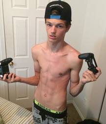 shirtless boys 5c67d2f8f315b.jpg