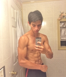 shirtless boys 5c67d64e108e1.jpg
