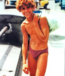 shirtless boys 5c6920b1ebe2c.jpg