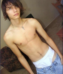 shirtless boys 5c6921f550fa2.jpeg