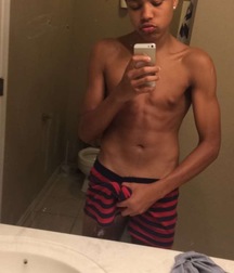 shirtless boys 5c692440f2a75.jpg