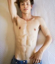 shirtless boys 5c7101ffaaa9b.jpg