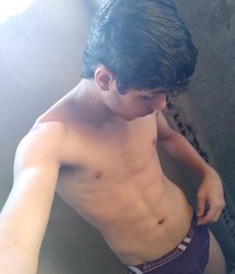 shirtless boys 5c71020ea558e.jpg