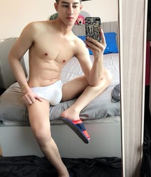 shirtless boys 5c71031bc1ade.jpg