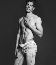 Hunks 5c724fd61784a.jpg