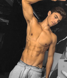 Hunks 5c7250f931c2d.jpg