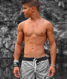 Hunks 5c7251a11ba28.jpg