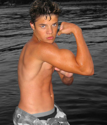 Hunks 5c725277398dc.jpg