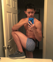 shirtless boys 5c796d8769033.jpg