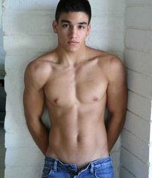 shirtless boys 5c7a28f36966e.jpg