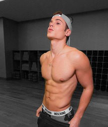 shirtless boys 5c7b93d38f335.jpg