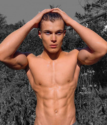 shirtless boys 5c7b9437776e9.jpg
