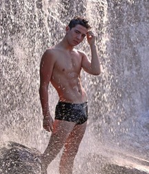 shirtless boys 5c813c87af31a.jpg