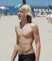 shirtless boys 5c813cf61ebdc.jpg
